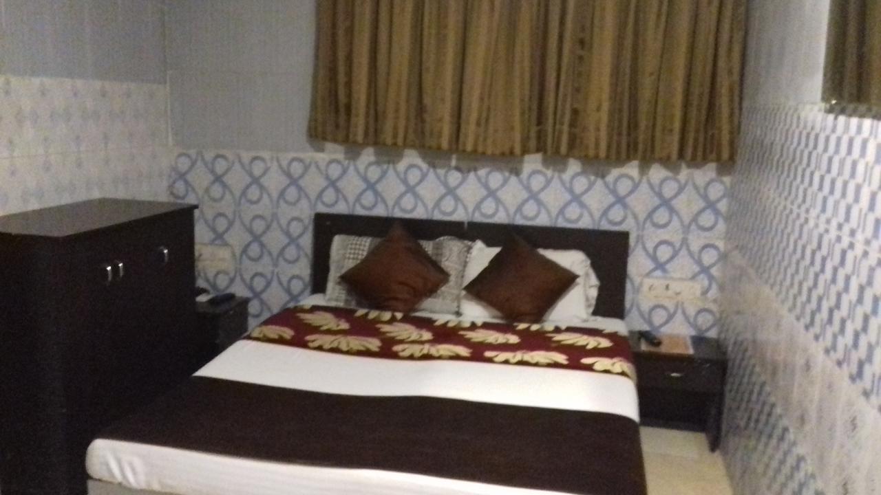 Hotel Majesty Palace Мумбаи Экстерьер фото