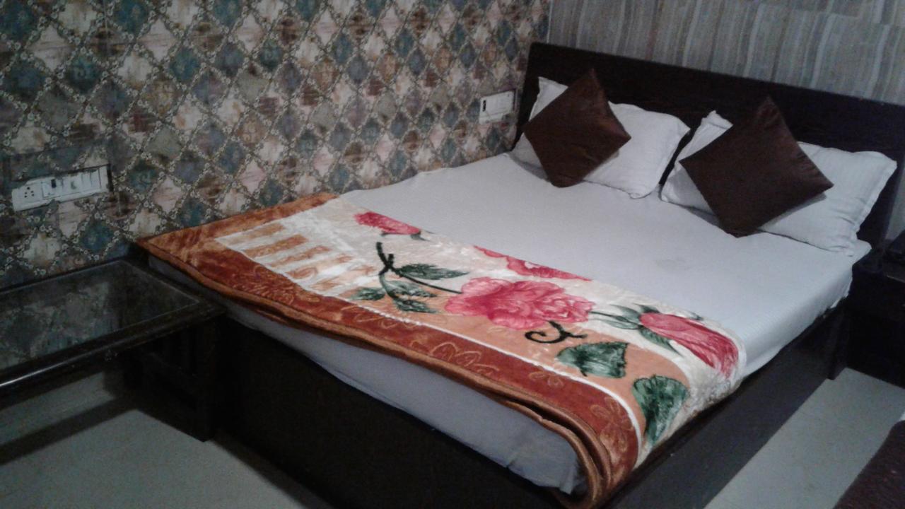 Hotel Majesty Palace Мумбаи Экстерьер фото