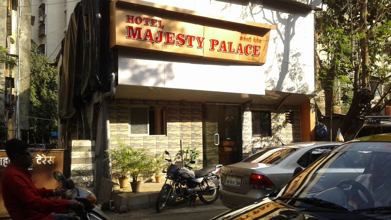 Hotel Majesty Palace Мумбаи Экстерьер фото